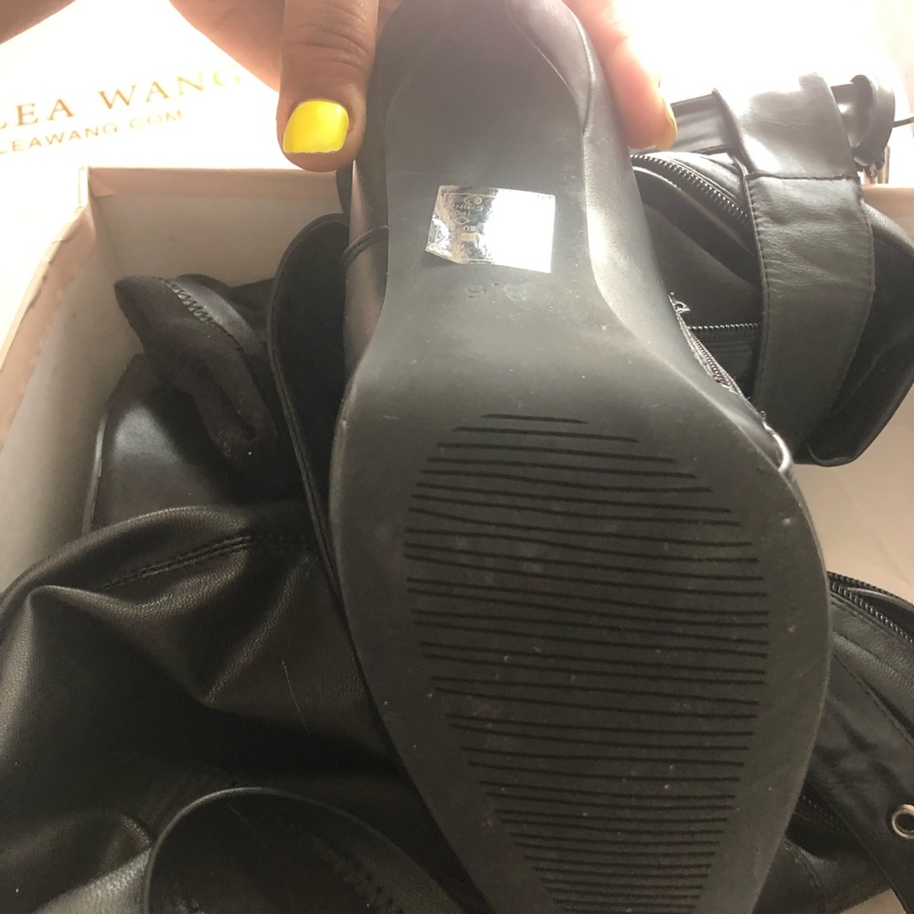 Shoes - Picture 5 of 8